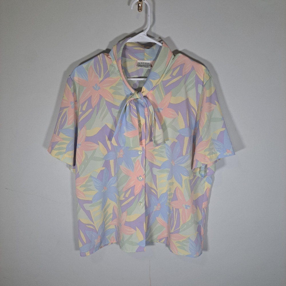 Vintage pastel button up short sleeve blouse